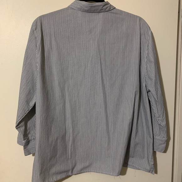 Alfred Dunner navy/ white pinstriped  blouse - Picture 2 of 5